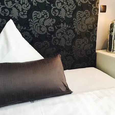 Heddernheimer Hof 3*